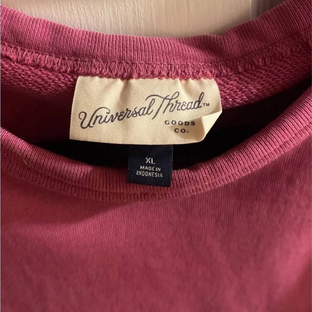 Universal thread sweatshirt - Picture 3 of 3